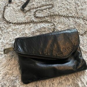 HOBO International Daria Convertible Clutch Cross-Body Handbag in Patent Black